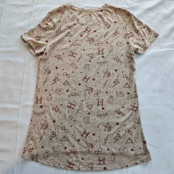 Womens Harry Potter Muggle Mom T-Shirt Gray Patterned Size XS Hogwarts 9 3/4 - Picture 4 of 4